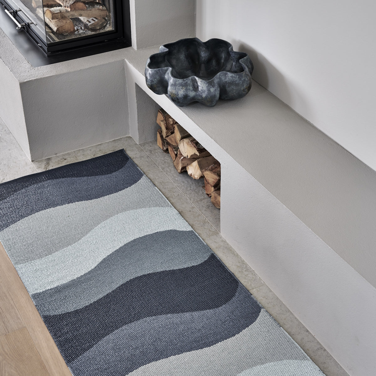 Pappelina_Rug_Urvi_Water_Lifestyle