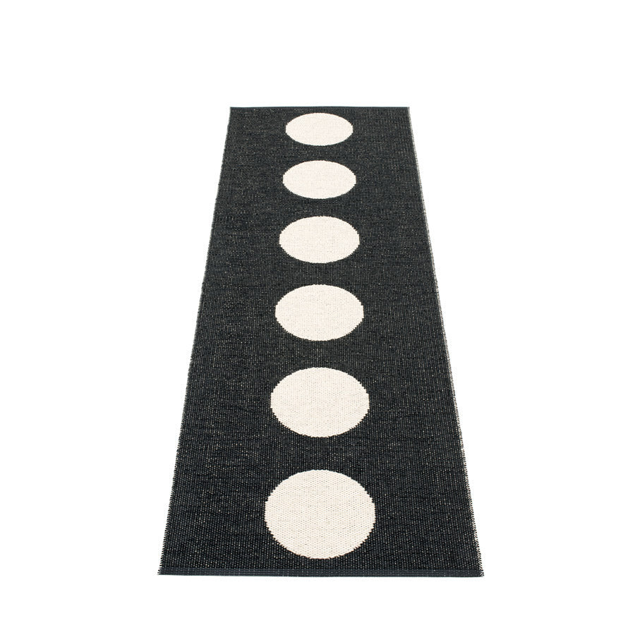 Pappelina_Rug_Vera_Black