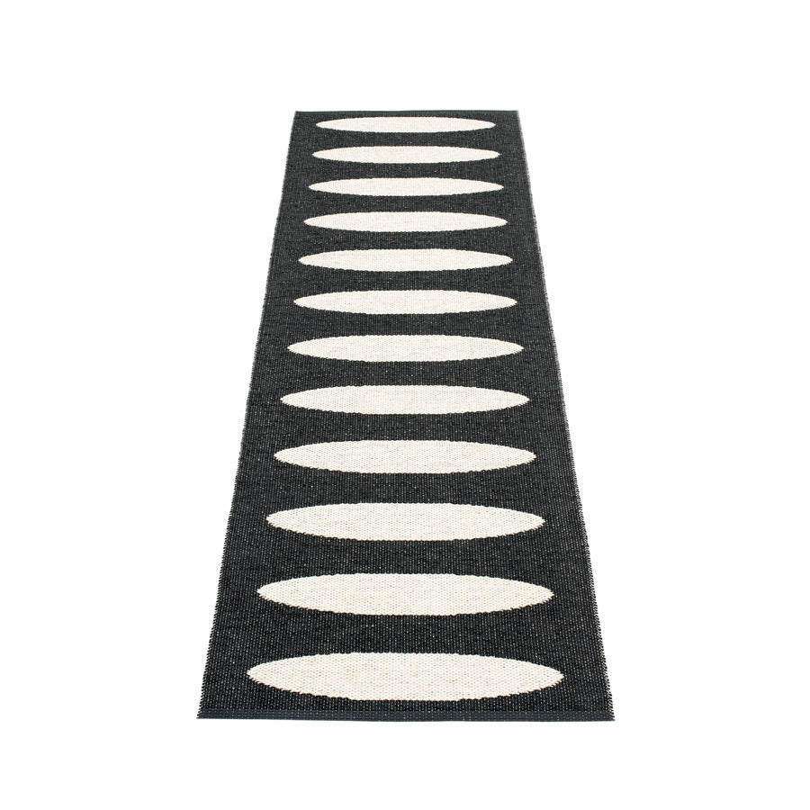 Pappelina Rug Ella Black-Vanilla