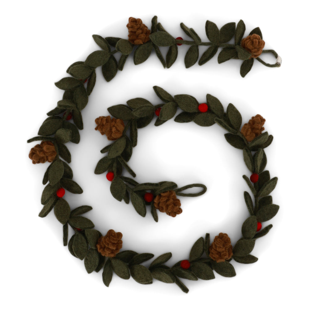 Gry & Sif Garland Red Berries & Cones