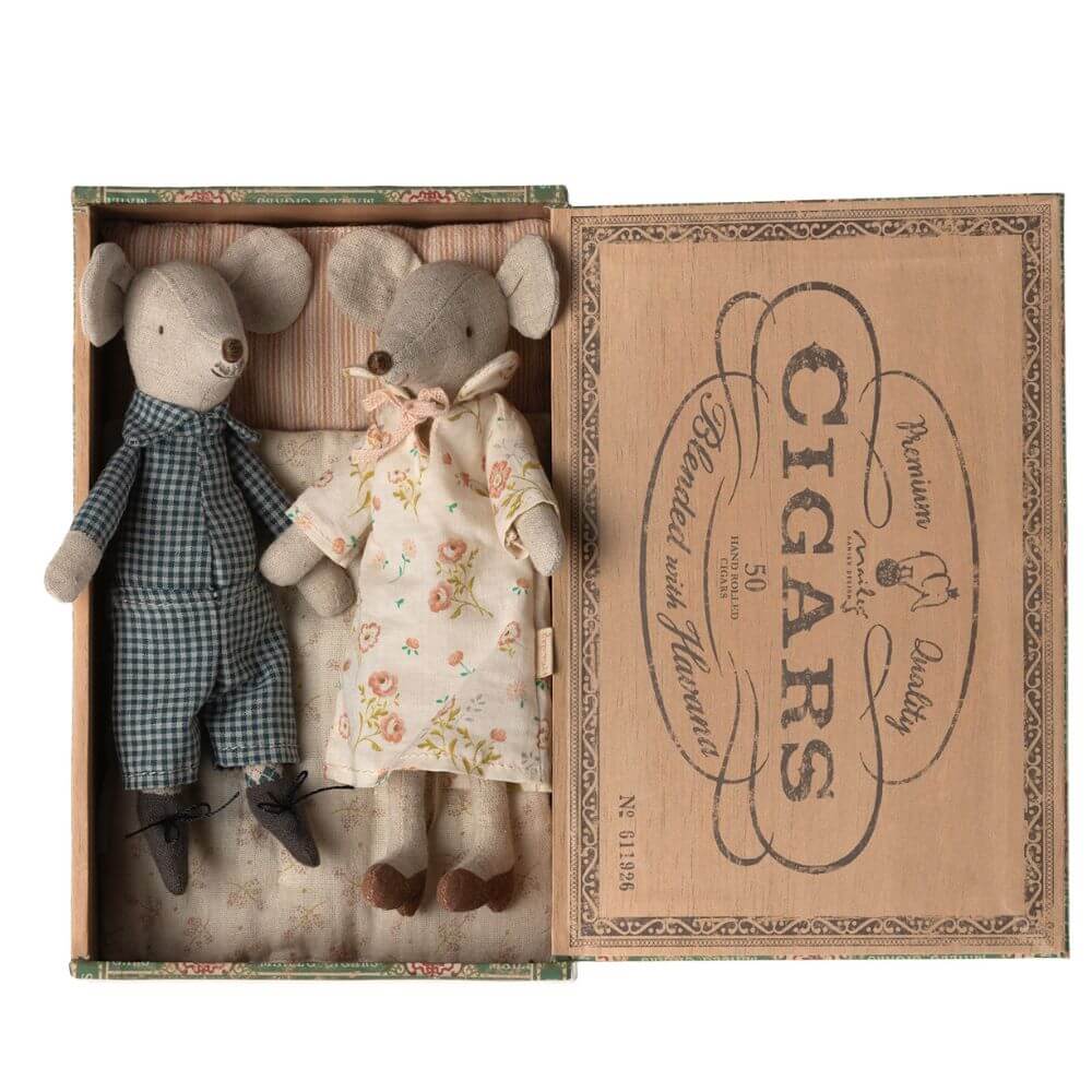 Maileg_Grandma_And_Grandpa_Mice_in_Box