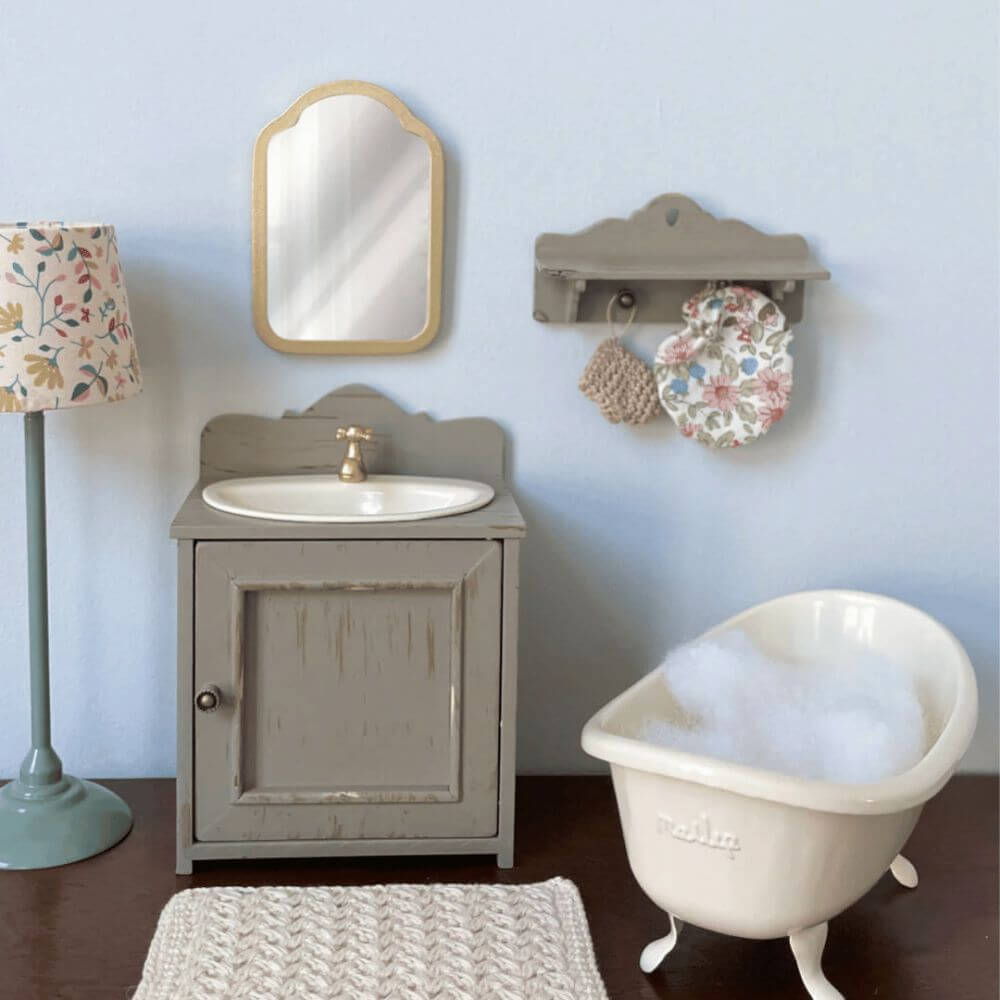 Maileg_Miniature_Bathroom_Lifestyle