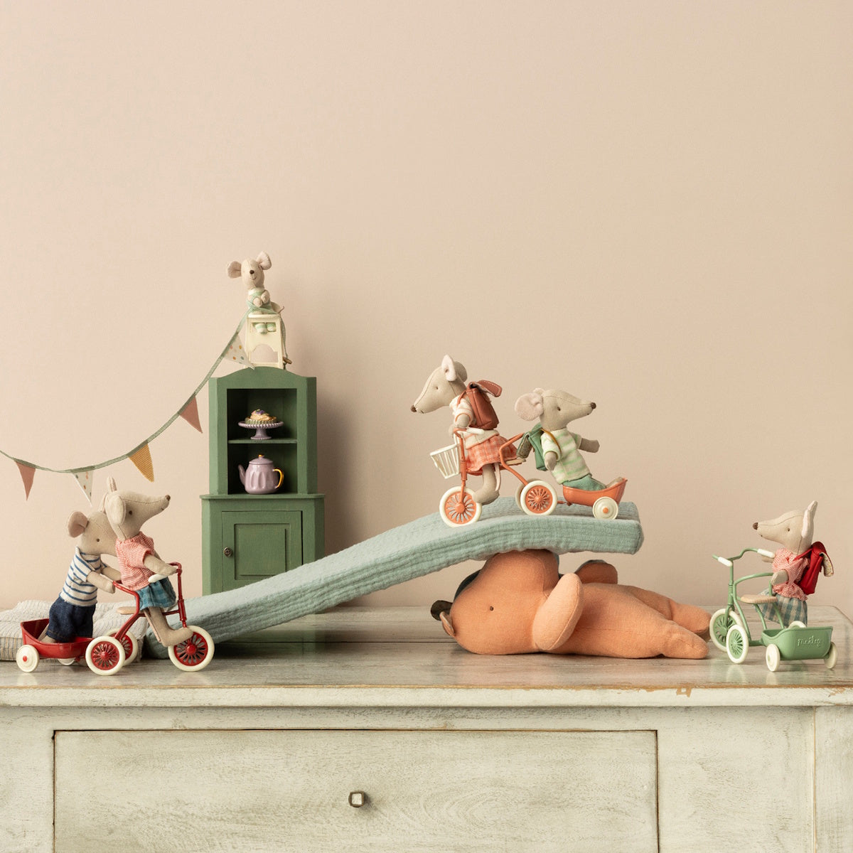 Maileg Tricycle Trailer Mouse
