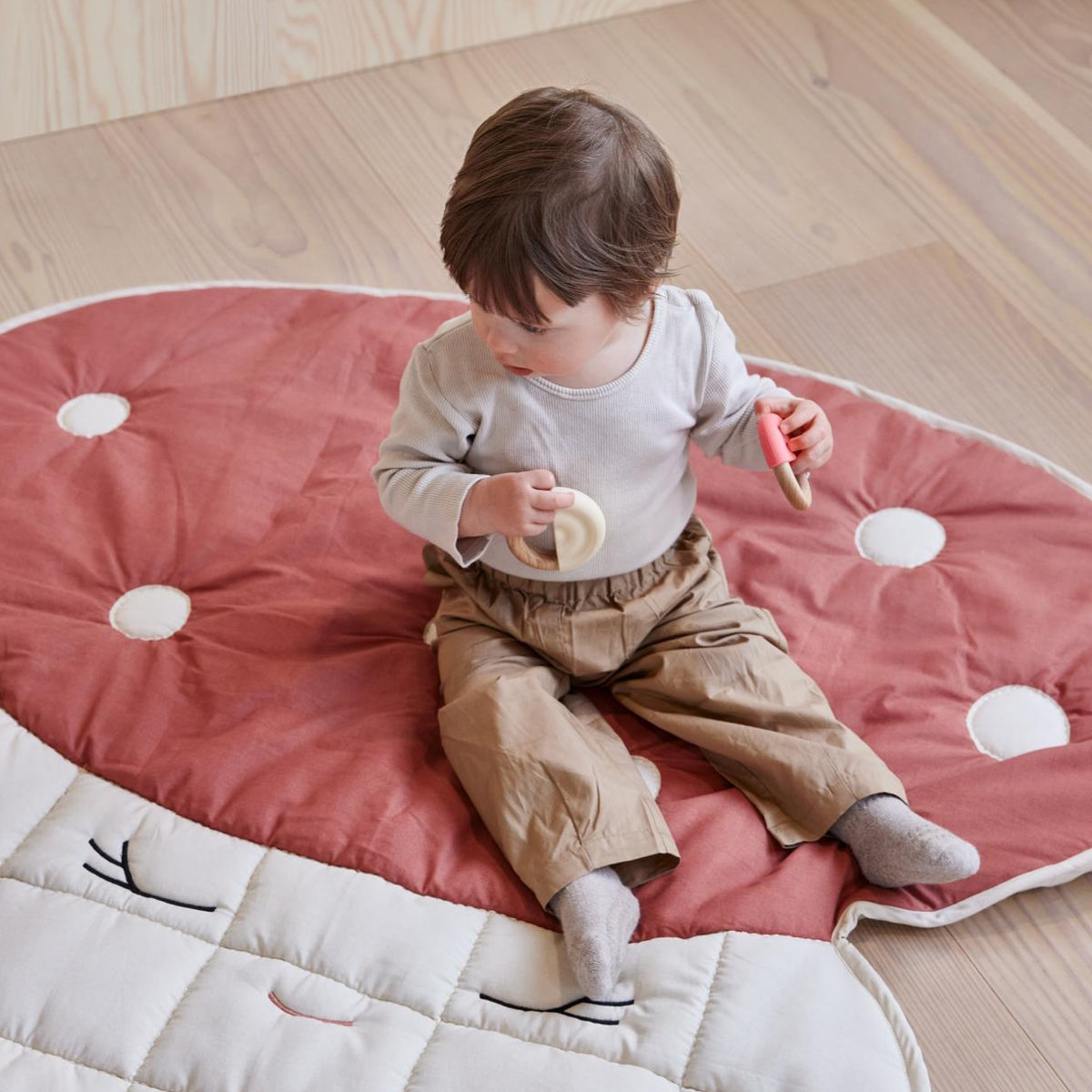 OYOY Rainbow Teether 2pack Cherry Red-Vanilla