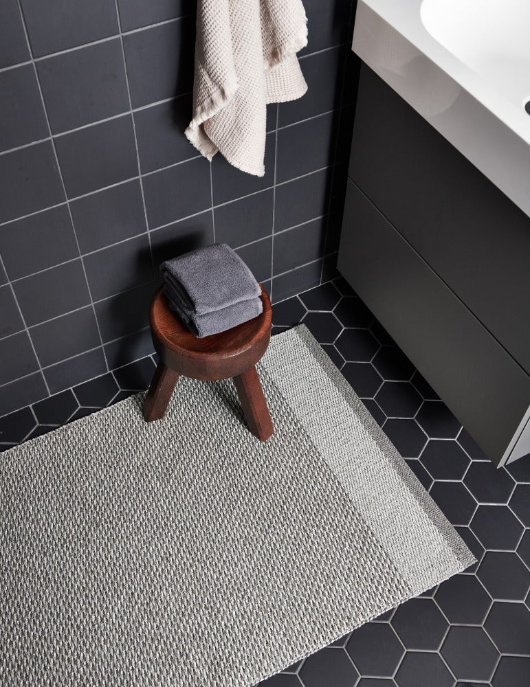 Pappelina Rug Edit Charcoal