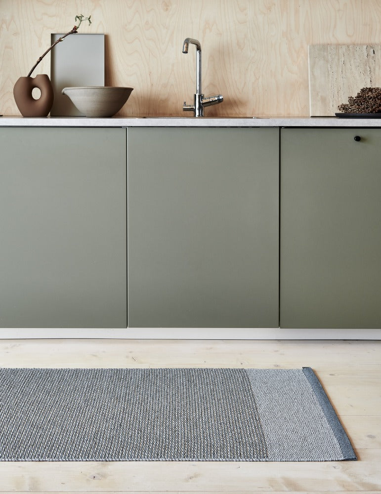 Pappelina-edit-rug-dove-blue