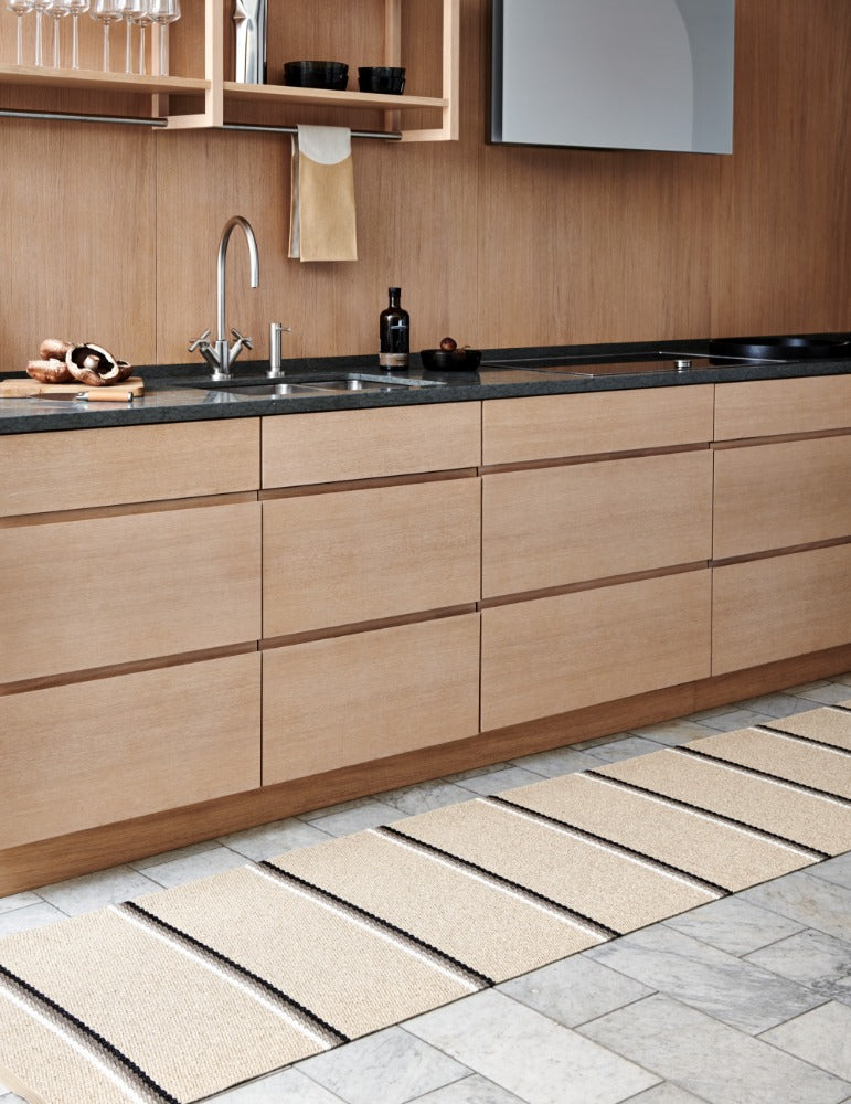 Pappelina_Rug_Olle_Mud_Lifestyle