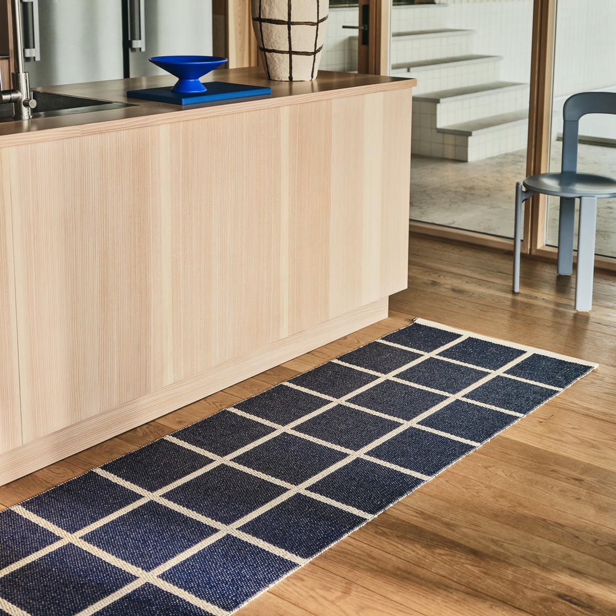 Pappelina Rug Criss Dark Blue