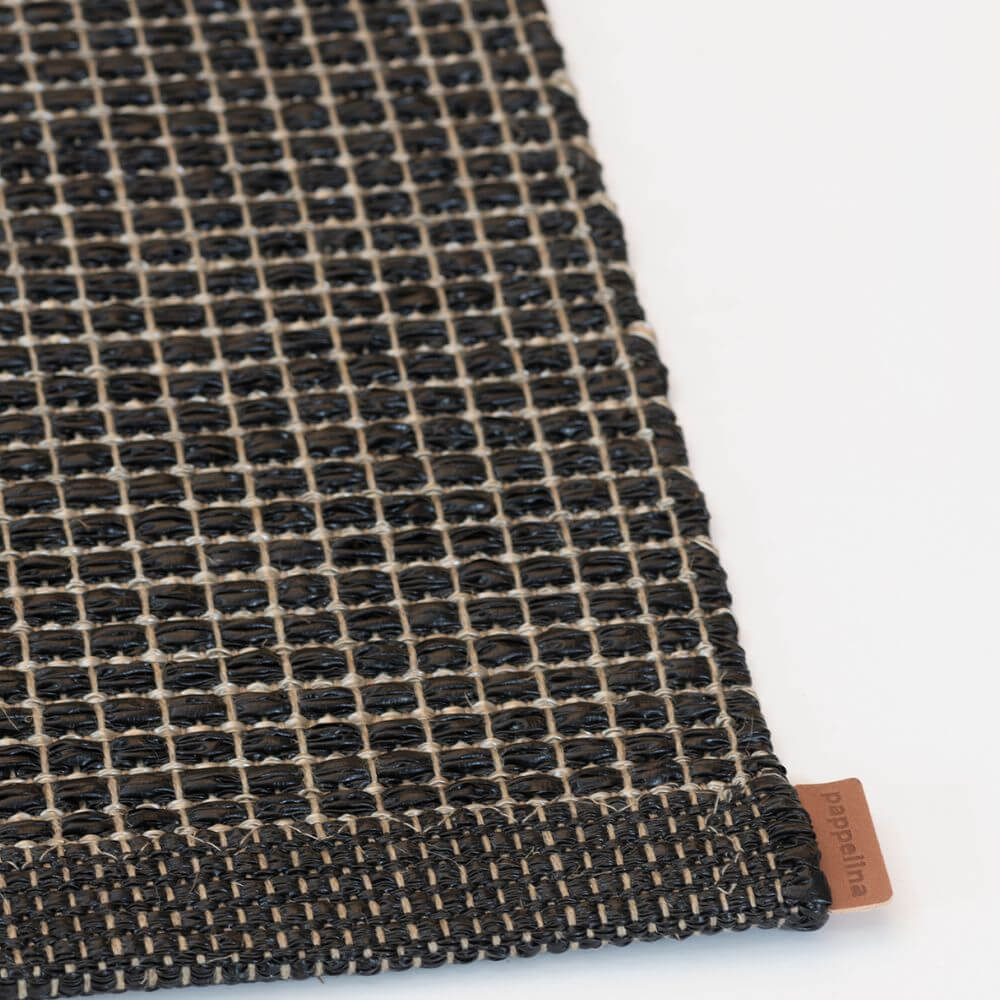 Pappelina_Rug_Emm_Black_Closeup