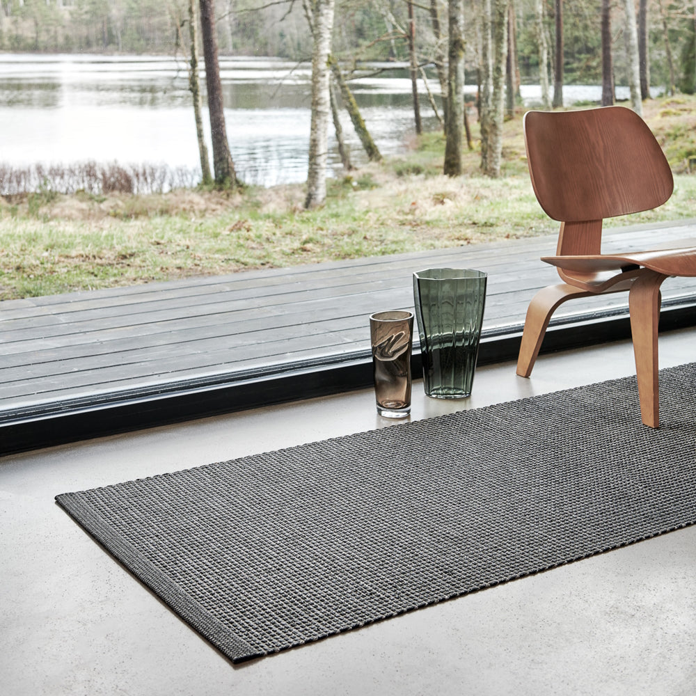 Pappelina_Sam_Rug_Black_Lifestyle
