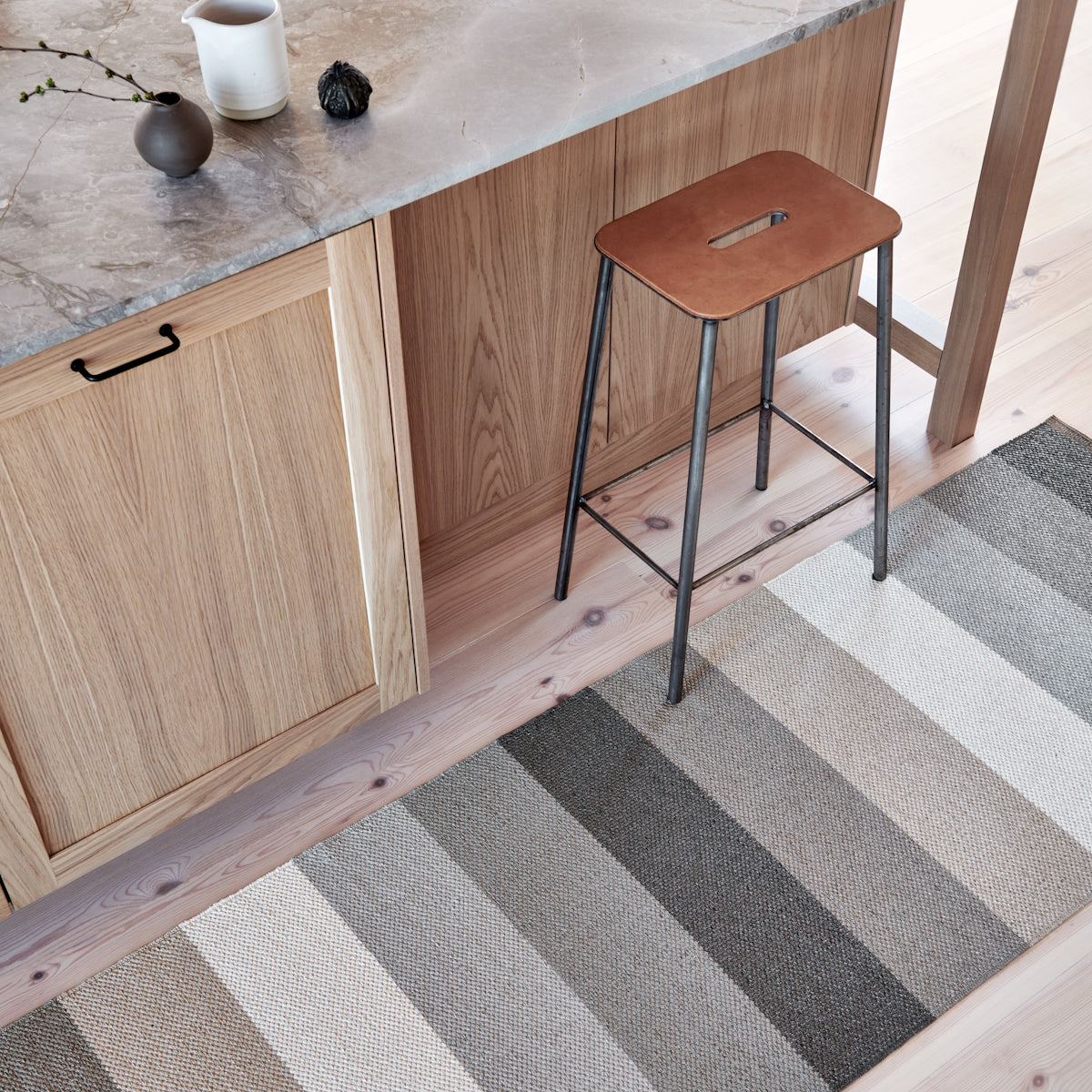 Pappelina_Rug_Molly_Clay_Lifestyle