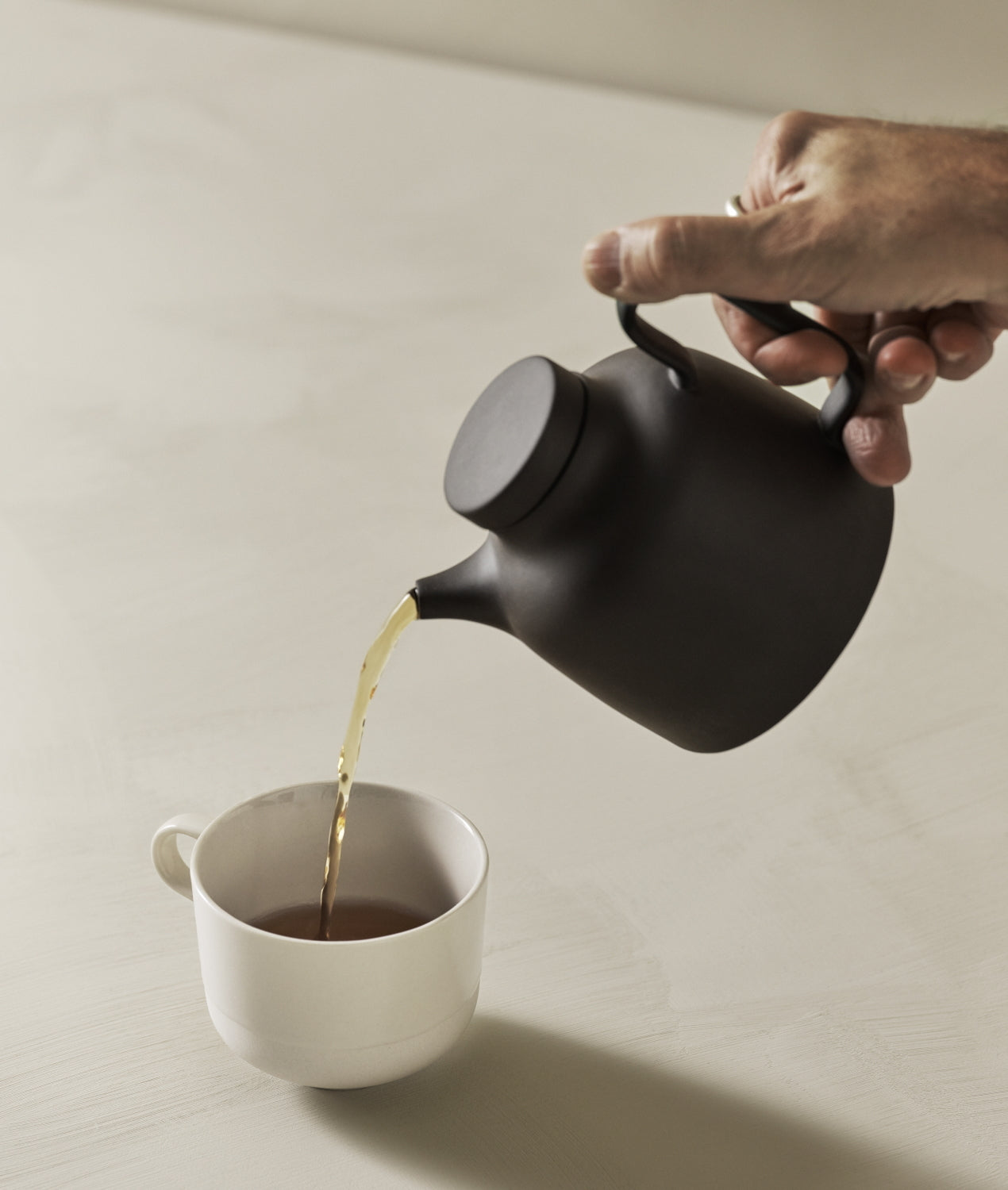 Design House Stockholm Sand Secrets Tea Pot Black