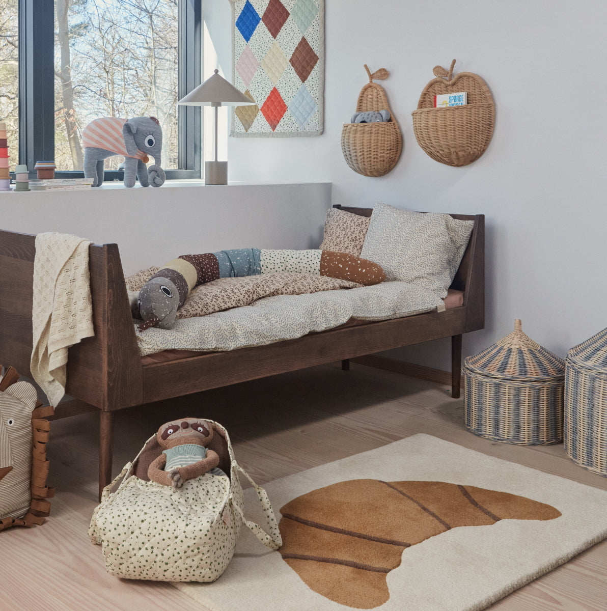 OYOY Apple Wall Basket