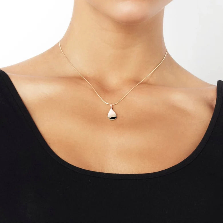 Efva Attling Happy Tear Pendant Gold
