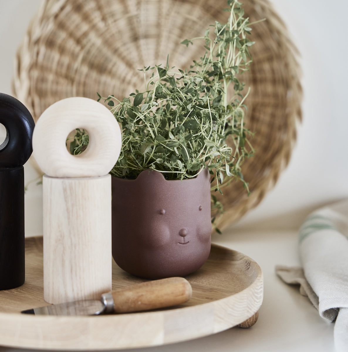 OYOY Bear Pot Dark Terracotta