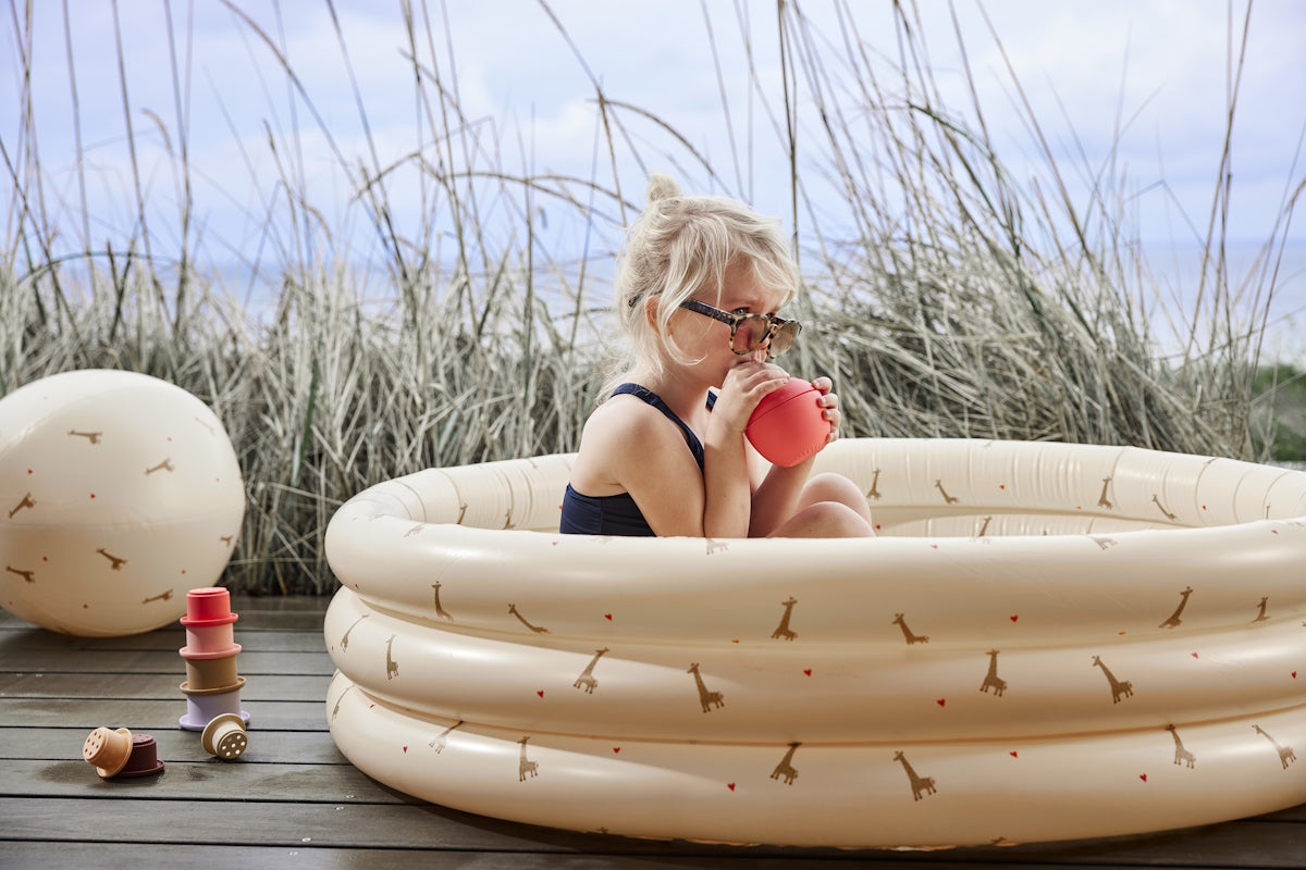 OYOY Giraffe Swimming Pool Large & Beach Ball