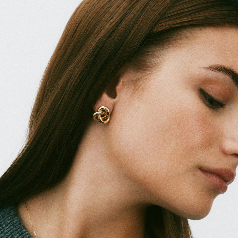 Edblad Infinity Knot Studs L Gold