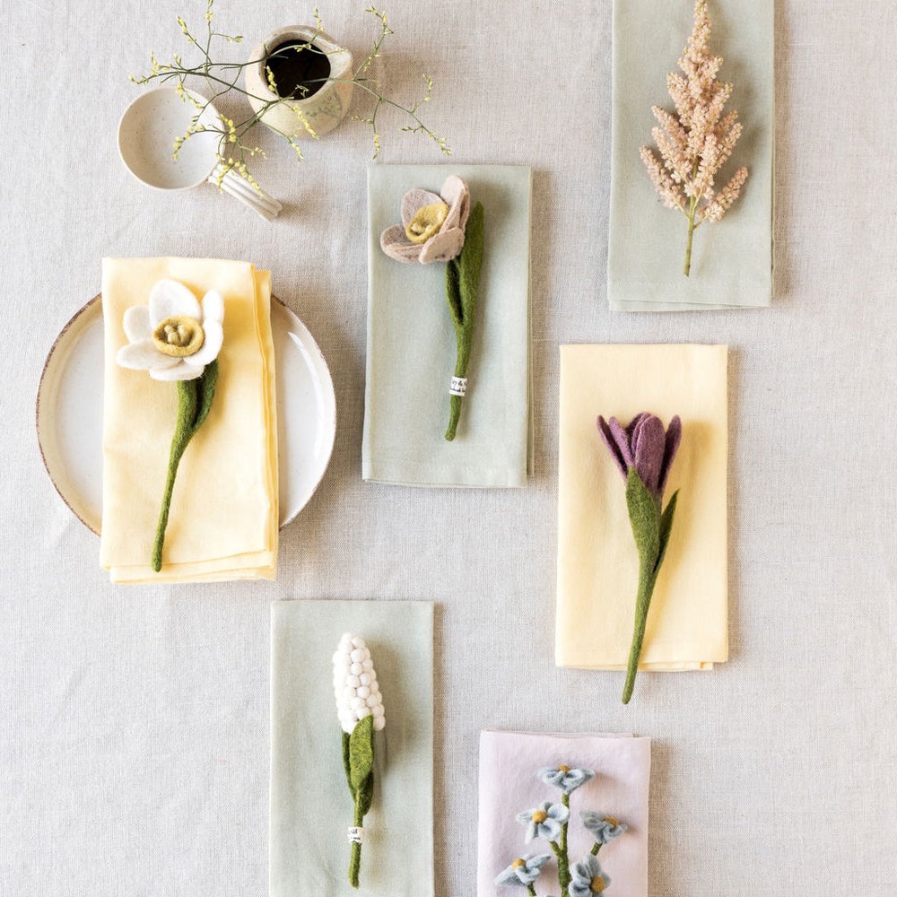 Gry & Sif Daffodil Felted Flower White Small