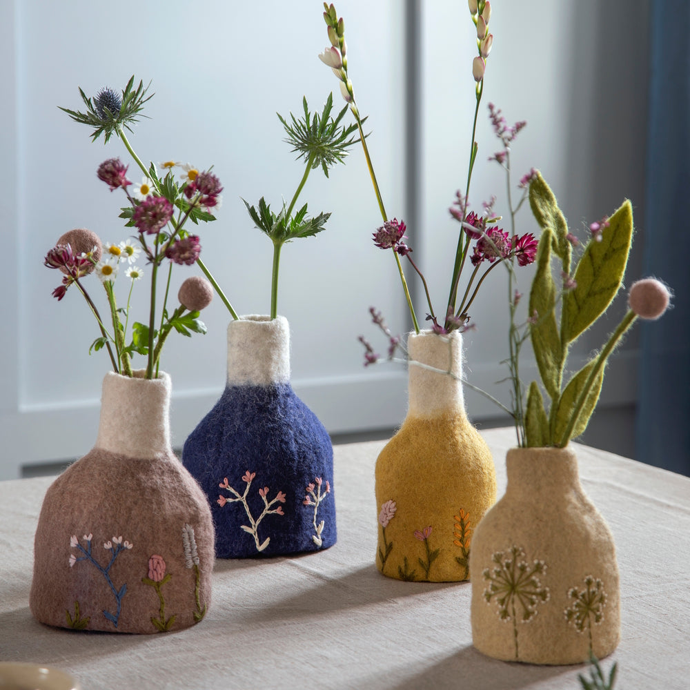 Gry & Sif Vase Felt Embroidered brown
