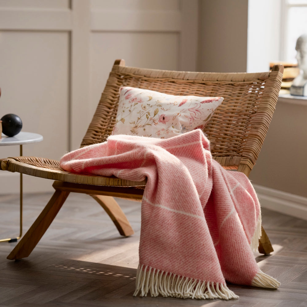 Klippan Frank Wool Blanket Salmon Pink