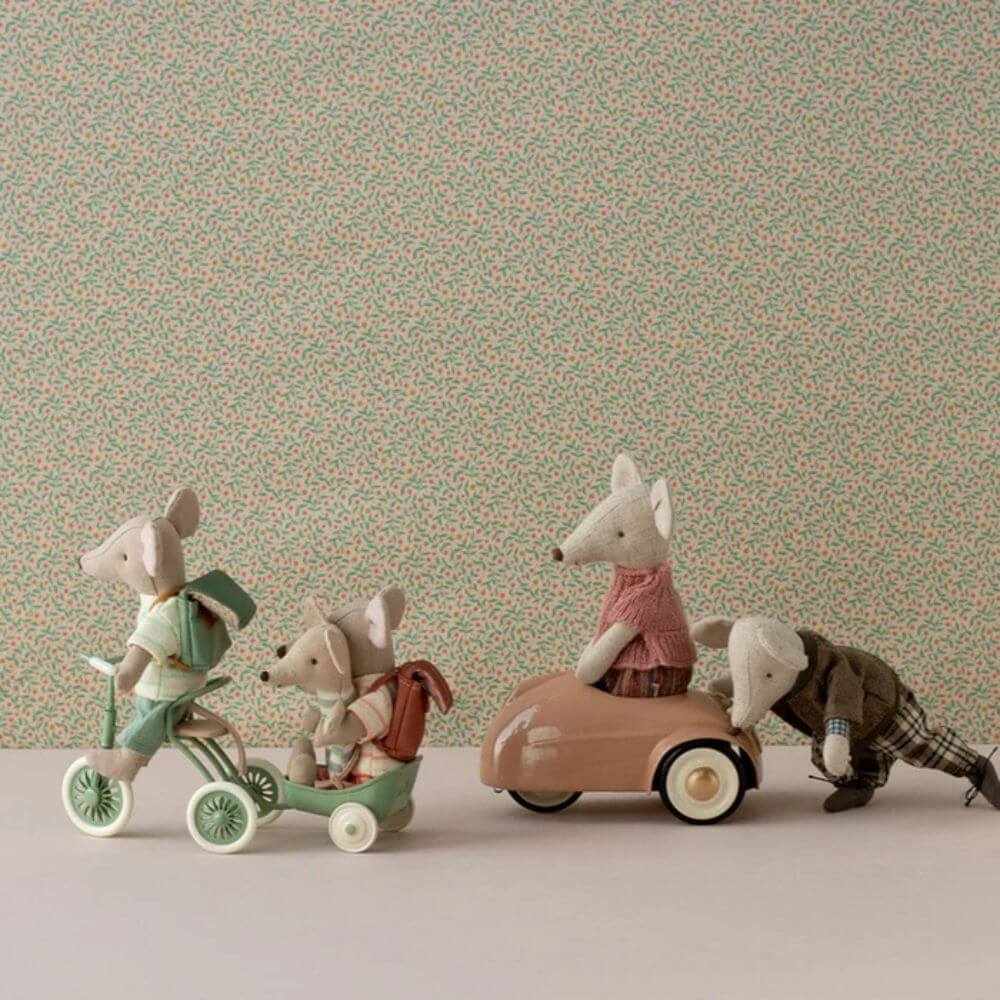 Maileg_Abri_a_Tricycle_Mouse_Green