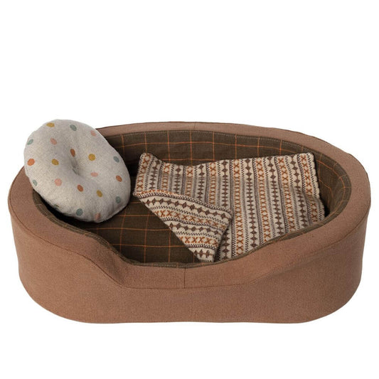 Maileg_Dog_Basket_Brown