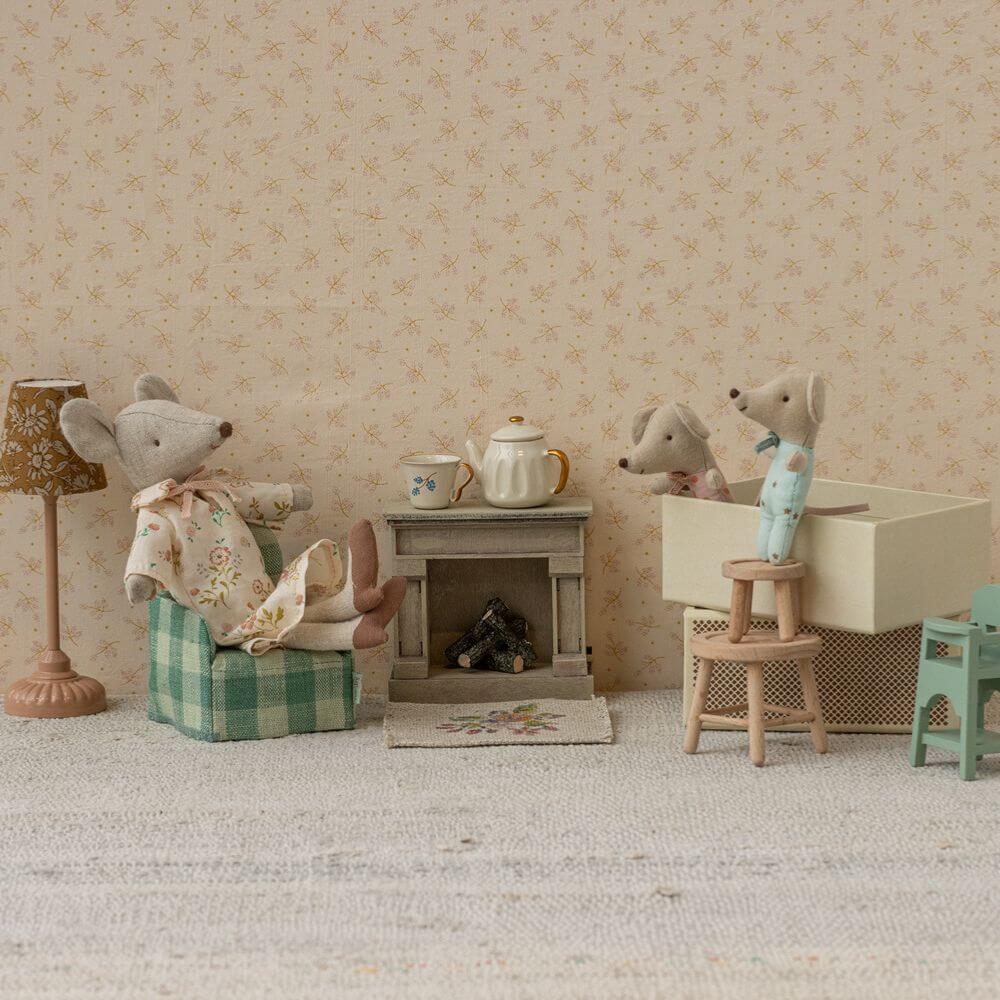Maileg_Fireplace_Miniature_Off_White__Styled_1
