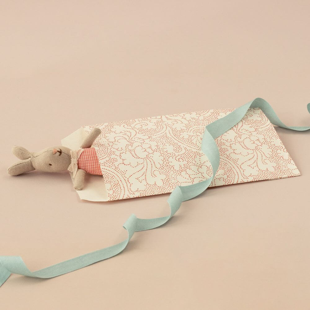 Maileg_Gift_Bag_Mae_Red_Micro