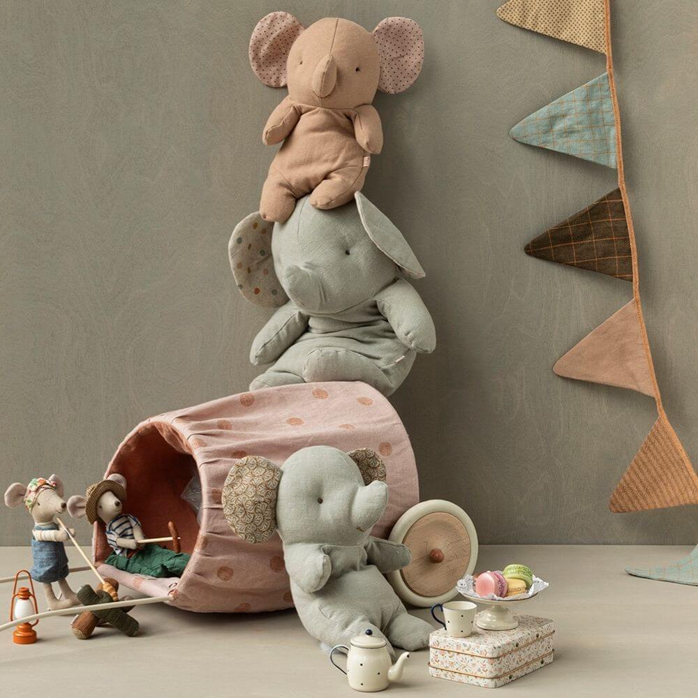 Maileg suitcases and bunting