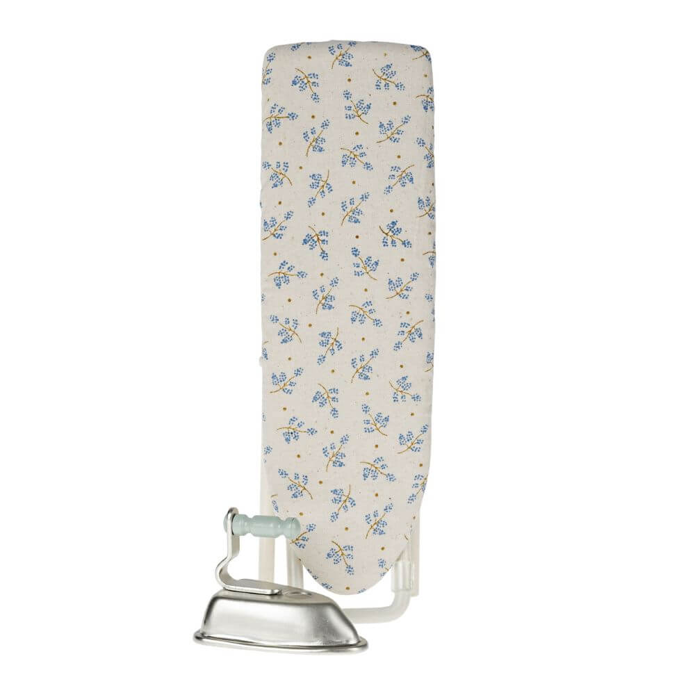 Maileg_Iron_And_Ironing_Board