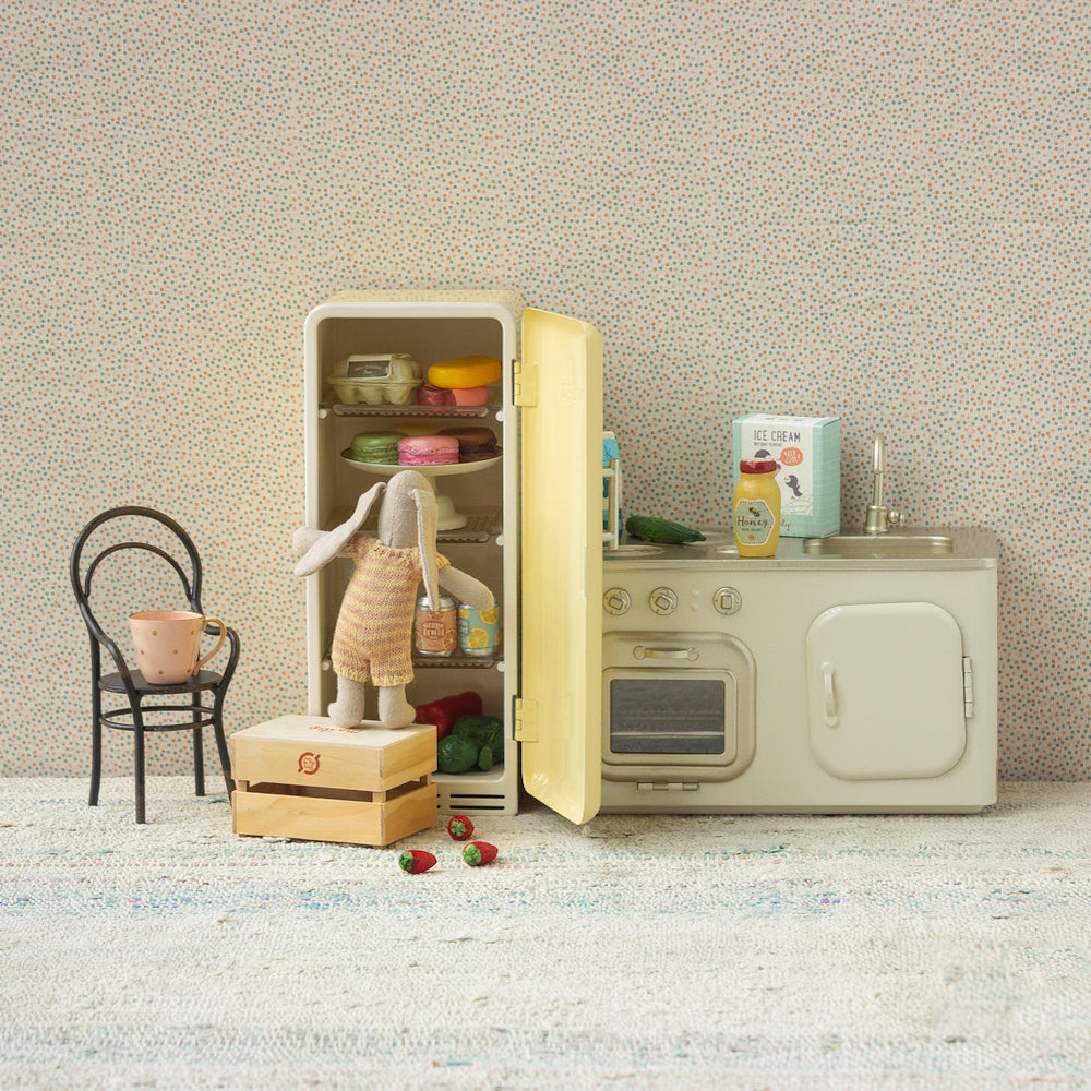 Maileg_Miniature_Fridge_Yellow