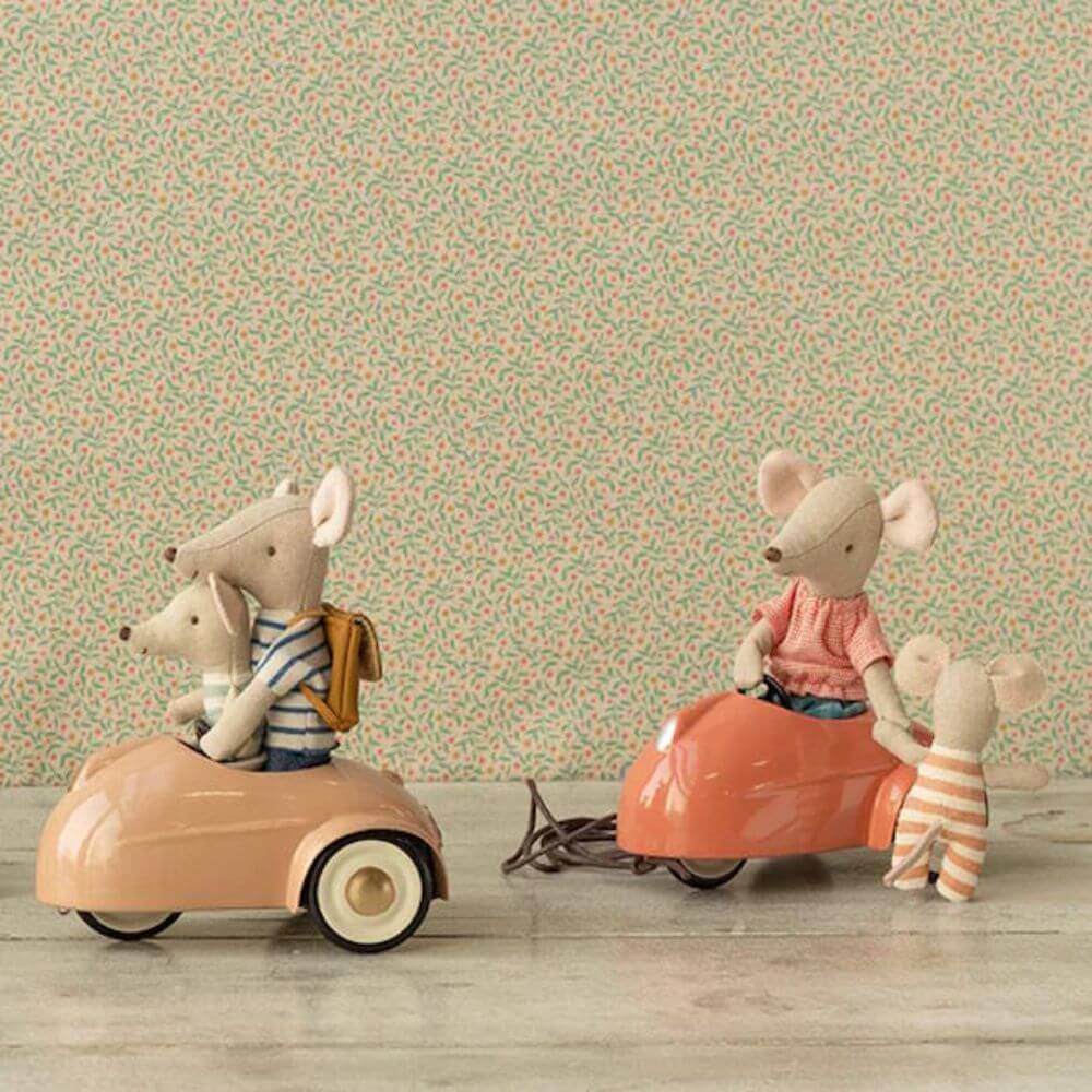 Maileg_Mouse_Car_Coral_2024