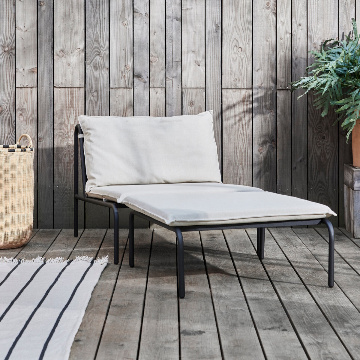 OYOY Furi Outdoor Lounge Chair