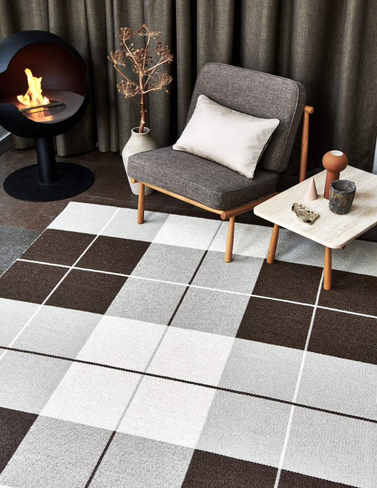 Pappelina Rug Ed Dark Brown
