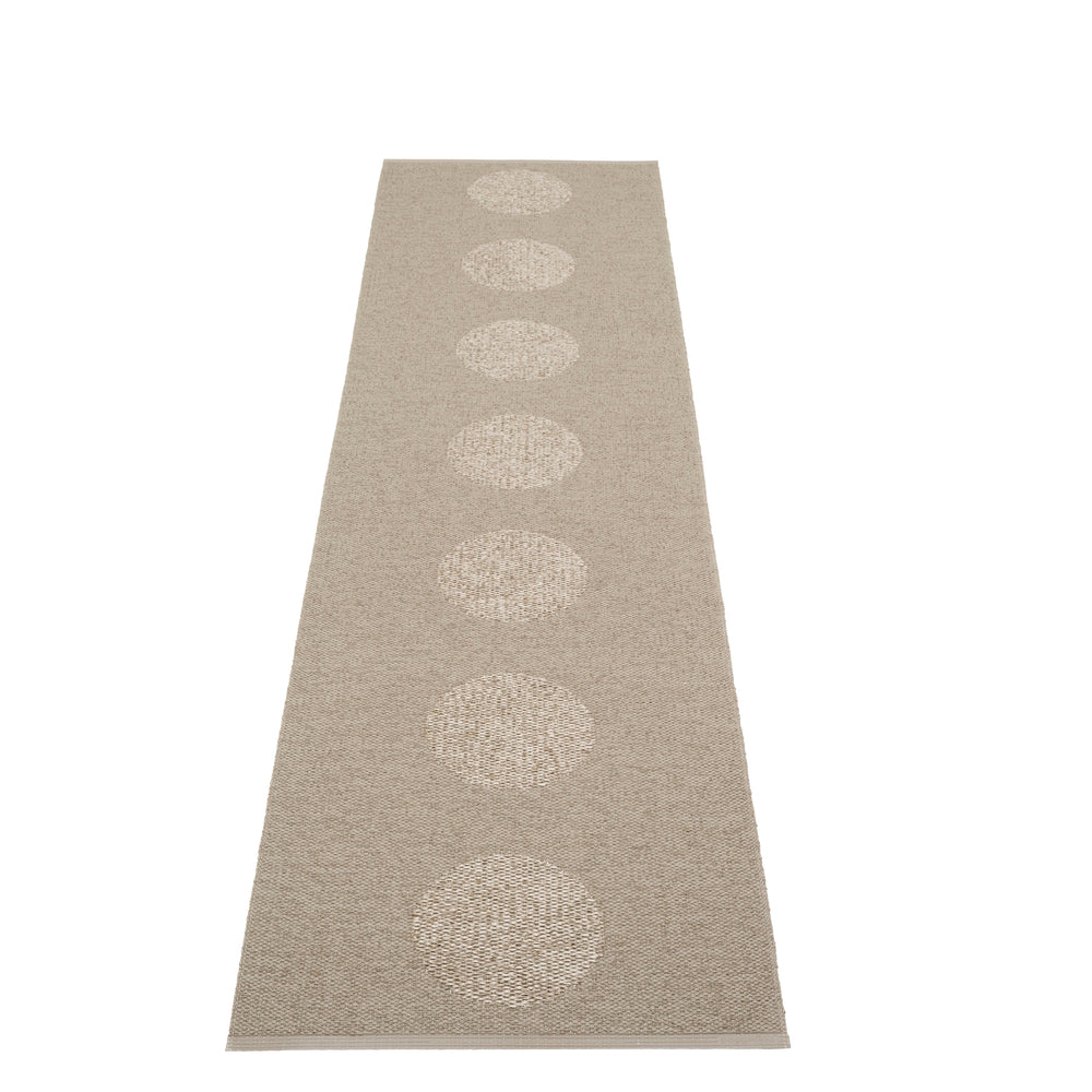 Pappelina Rug Vera 2.0 Dark Linen 70x280