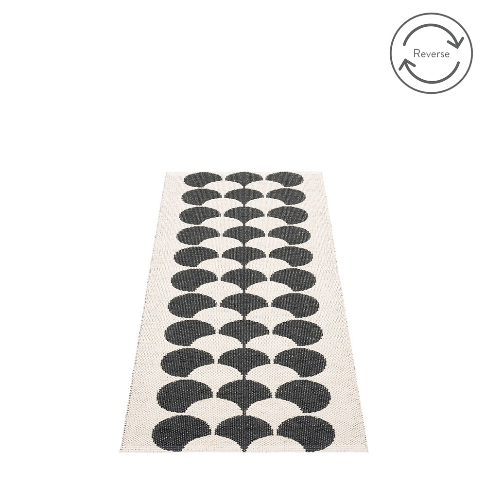 Pappelina Rug Bio Poppy Black back