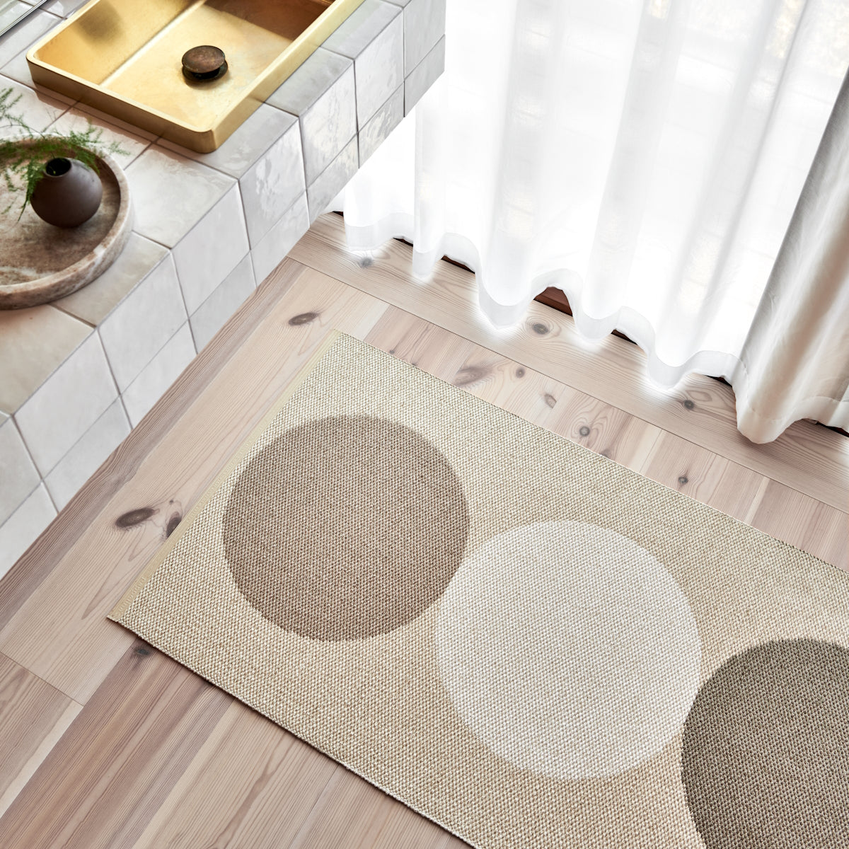 Pappelina_Rug_Otto_Grain_Lifestyle