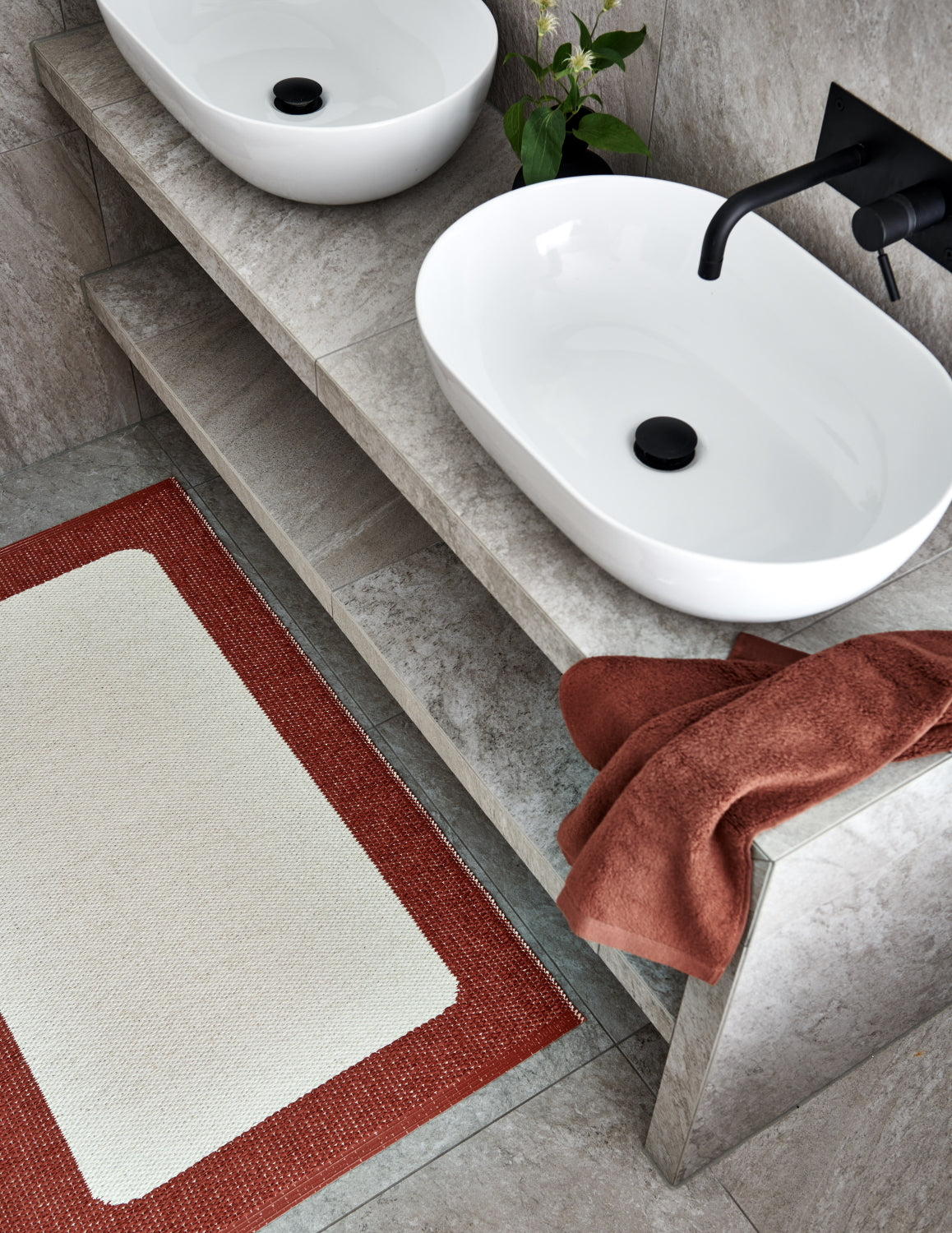Pappelina Rug Ilda Brick