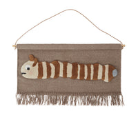 OYOY Leo Larva Wallhanger Dark Powder